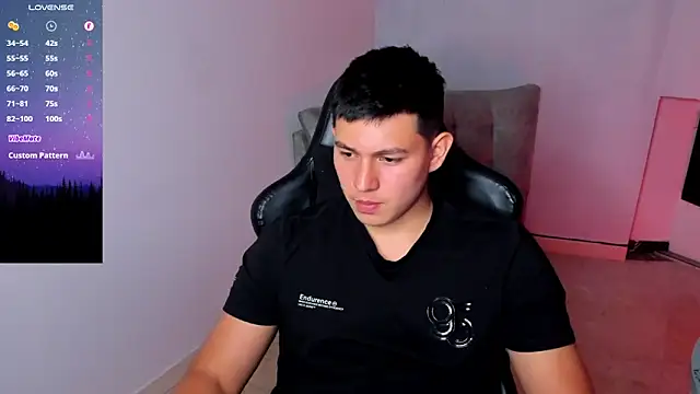 JamesCr  online show from January 11, 2026, 5:12 am