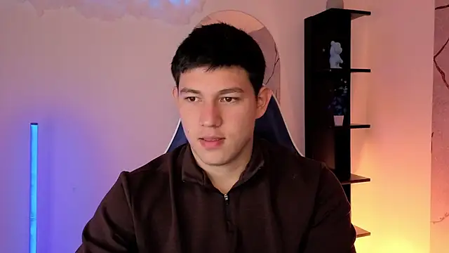JamesCr  online show from May 25, 2026, 12:11 pm