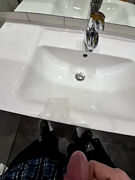 Snapshot of Oli0203@xh chatting on March 19, 2026, 7:51 pm Oli0203xh online show from March 19, 2026, 7:51 pm