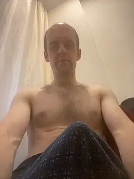 LynnAhNight online show from September 23, 2025, 3:20 am