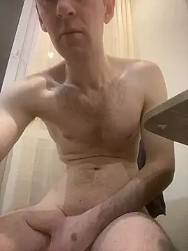 LynnAhNight online show from February 17, 2026, 3:14 am