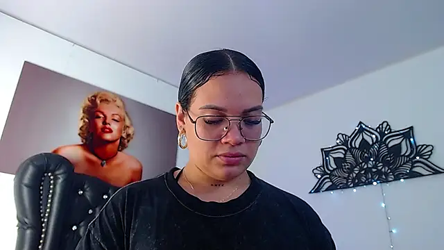 Taliana36 online show from February 21, 2025, 1:11 pm