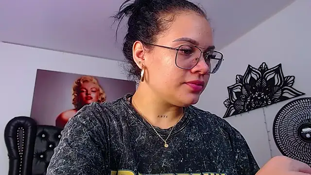 Taliana36 online show from March 19, 2025, 1:18 pm