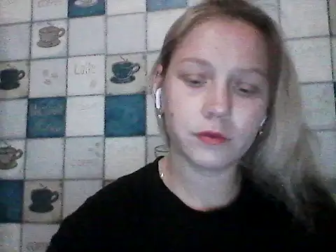 Snapshot of Anna_wey chatting on June 8, 2026, 7:14 pm Anna wey online show from June 8, 2026, 7:14 pm