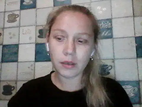 Snapshot of Anna_wey chatting on June 9, 2026, 7:14 pm Anna wey online show from June 9, 2026, 7:14 pm