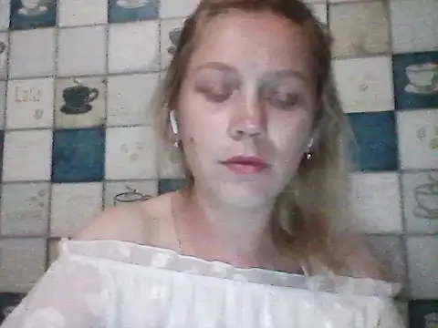 Snapshot of Anna_wey chatting on June 13, 2026, 7:12 pm Anna wey online show from June 13, 2026, 7:12 pm