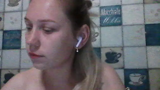 Snapshot of Anna_wey chatting on July 19, 2026, 7:28 pm Anna wey online show from July 19, 2026, 7:28 pm