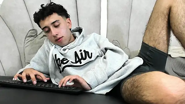 Snapshot of erickblaze_wm chatting on February 18, 2025, 4:16 pm erickblaze wm online show from February 18, 2025, 4:16 pm