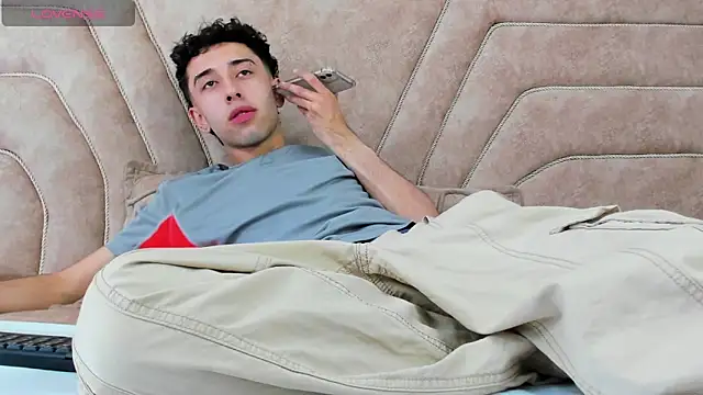 Snapshot of erickblaze_wm chatting on February 19, 2025, 2:01 pm erickblaze wm online show from February 19, 2025, 2:01 pm