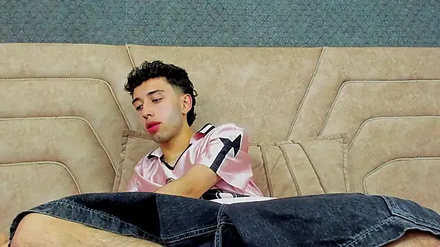 Snapshot of erickblaze_wm chatting on February 22, 2025, 1:46 pm erickblaze wm online show from February 22, 2025, 1:46 pm