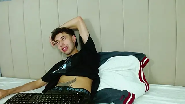 Snapshot of erickblaze_wm chatting on February 27, 2025, 4:09 am erickblaze wm online show from February 27, 2025, 4:09 am