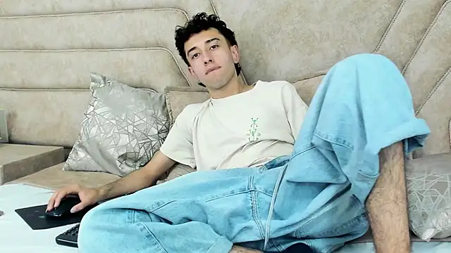 Snapshot of erickblaze_wm chatting on March 3, 2025, 4:35 pm erickblaze wm online show from March 3, 2025, 4:35 pm