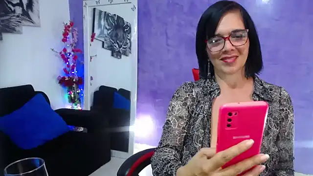 sarasmith3 online show from October 19, 2025, 10:10 pm