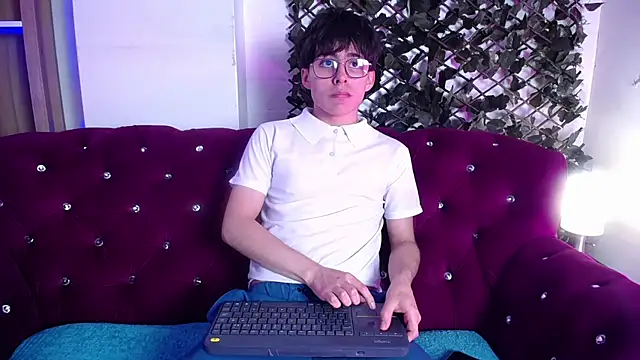 PepperTwink online show from February 10, 2025, 1:22 pm