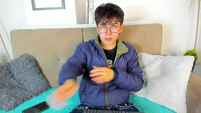 PepperTwink online show from March 21, 2025, 1:12 pm