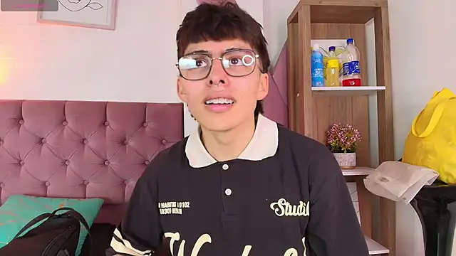 PepperTwink online show from November 14, 2025, 5:00 pm