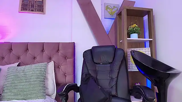 PepperTwink online show from February 5, 2026, 4:11 pm