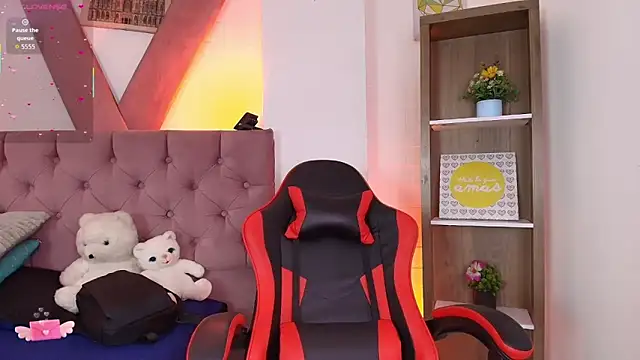 PepperTwink online show from February 25, 2026, 4:27 pm