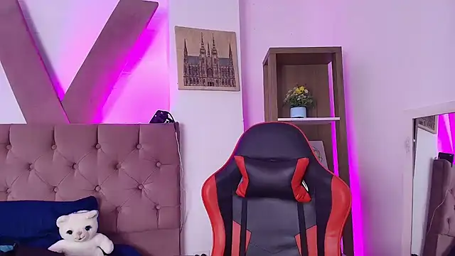 PepperTwink online show from April 8, 2026, 3:56 pm