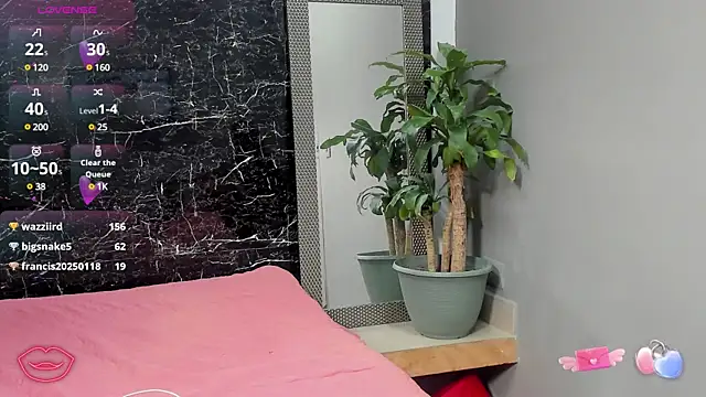 maddie 18 online show from February 7, 2025, 6:45 pm