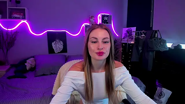 AnitaLamb online show from February 5, 2025, 8:54 am