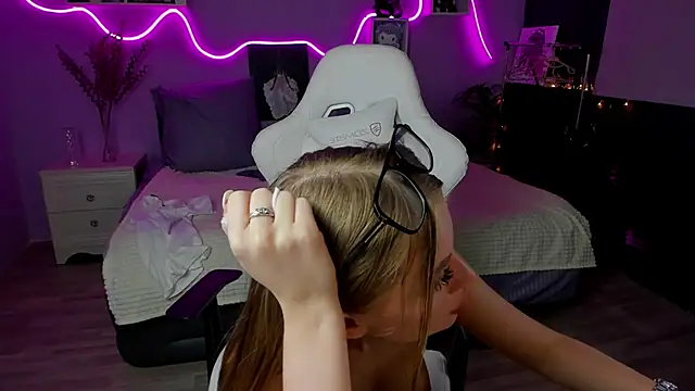 AnitaLamb online show from February 16, 2025, 11:38 am