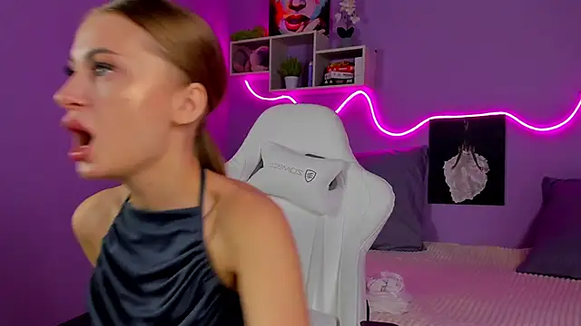 AnitaLamb online show from February 26, 2025, 4:58 am