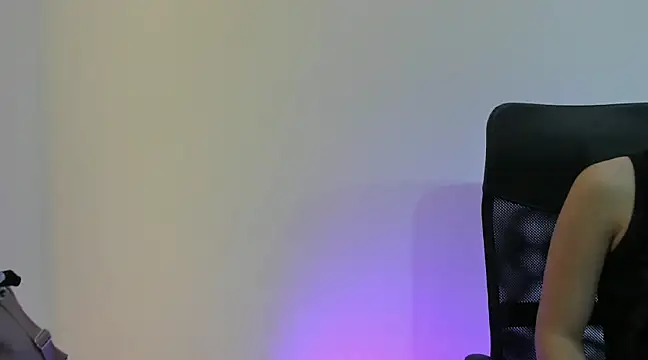 LilibetAndStrong online show from March 21, 2025, 7:57 pm