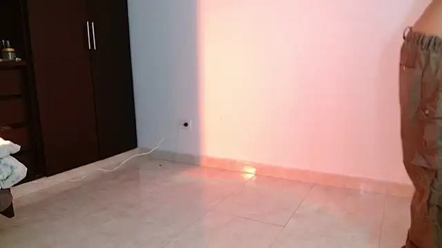 ggor4w33 online show from February 5, 2025, 6:24 am