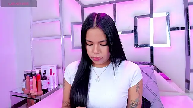 ZoeWan69 online show from March 6, 2026, 12:45 pm