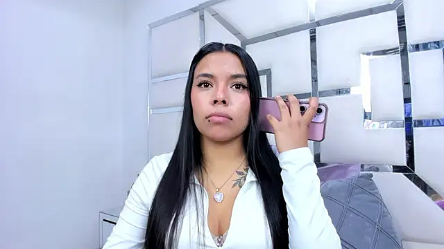 ZoeWan69 online show from March 8, 2026, 1:48 pm