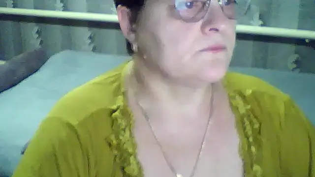 ElzaJewel online show from February 10, 2026, 7:40 pm