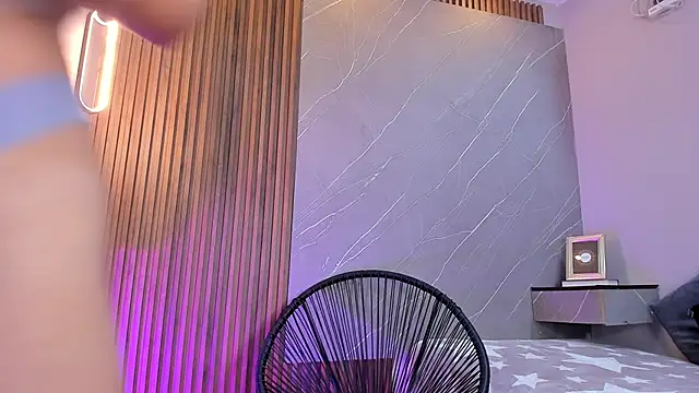 ariana jhonson1 online show from March 12, 2025, 3:51 pm