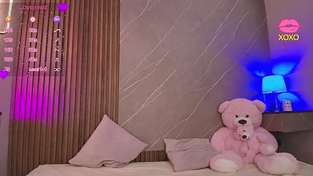 ariana jhonson1 online show from April 20, 2026, 12:19 pm