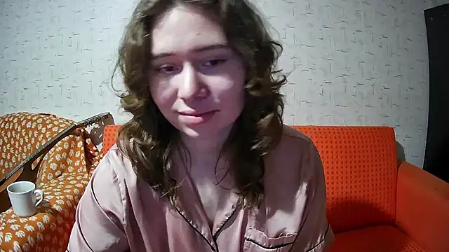 girliemilk online show from November 26, 2025, 8:10 pm