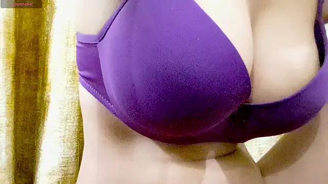 RAYI 01 online show from October 14, 2025, 4:19 pm