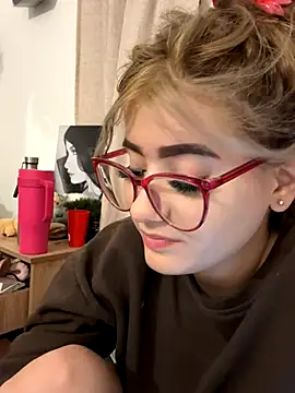 akirahattori online show from October 10, 2025, 6:34 am