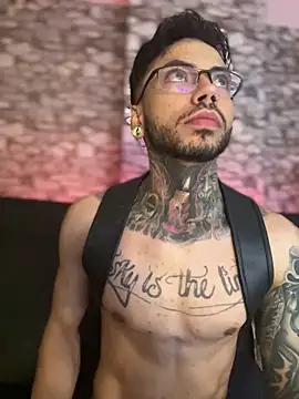 Walker Thomas1 online show from February 14, 2025, 5:36 pm