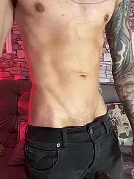 Walker Thomas1 online show from March 16, 2025, 8:32 pm