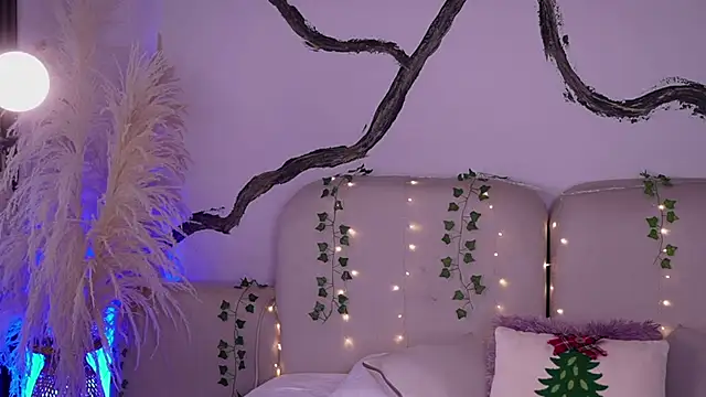 soidai miiu online show from December 16, 2025, 9:31 pm