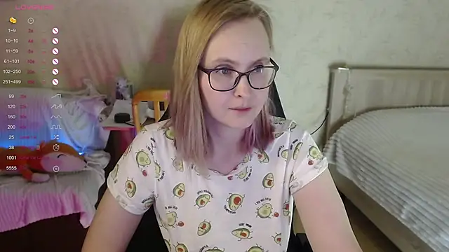 Agatha Mott online show from October 31, 2025, 3:07 am