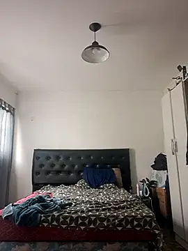 liamlara online show from February 24, 2025, 6:26 pm