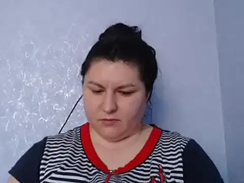 KiraSwee online show from March 6, 2025, 1:03 pm