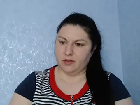 KiraSwee online show from September 22, 2025, 3:14 pm