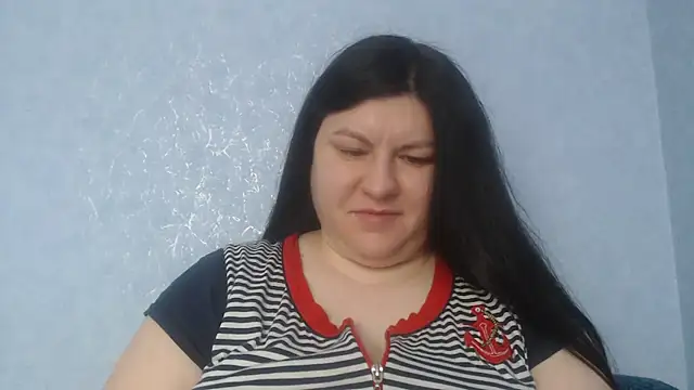 KiraSwee online show from February 14, 2026, 9:17 am