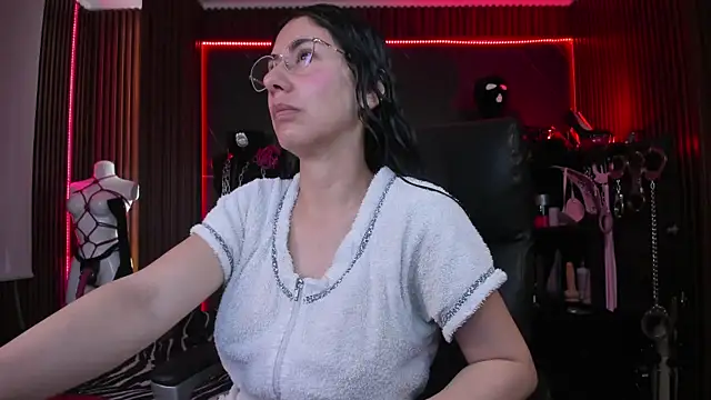 XiaQueen online show from September 11, 2025, 11:43 am