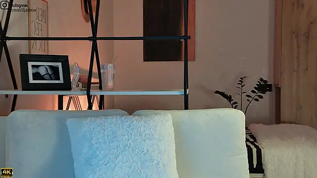 emiljanna online show from December 5, 2025, 5:16 am