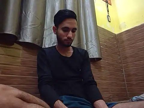 Queen Couple online show from March 1, 2025, 4:22 pm