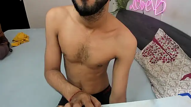 Queen Couple online show from September 25, 2025, 6:17 am