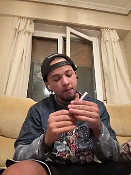 yeiyei oficial online show from October 13, 2025, 9:59 pm